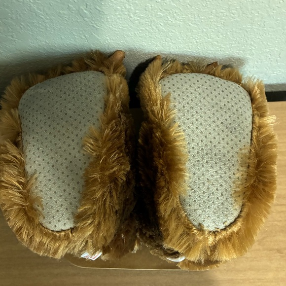 Lazy One Brown Bear Paw Slippers kids size 5-8 xsmall NWT Christmas gift - Picture 3 of 8
